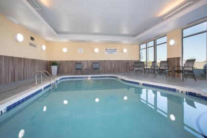 Fairfield Inn & Suites by Marriott Burlington - image 2