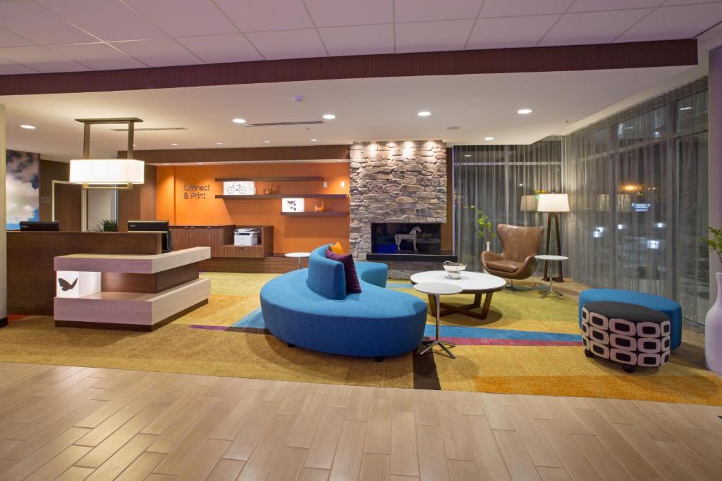 Fairfield Inn & Suites by Marriott Burlington - image 5