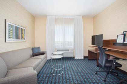 Fairfield Inn & Suites by Marriott Burlington - image 6