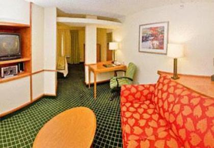 Fairfield Inn & Suites Burlington - image 10