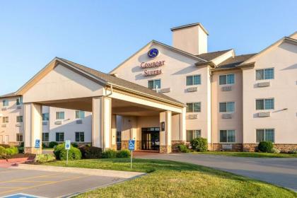 Comfort Suites Burlington - image 2