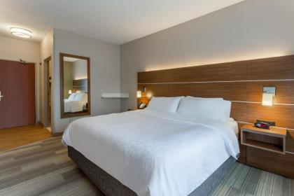 Holiday Inn Express Hotel & Suites Burlington an IHG Hotel - image 13