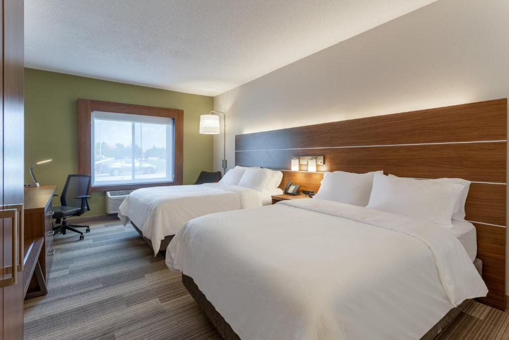 Holiday Inn Express Hotel & Suites Burlington an IHG Hotel - image 5