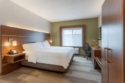 Holiday Inn Express Hotel & Suites Burlington an IHG Hotel - image 7