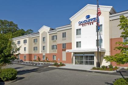 Candlewood Suites Burlington an IHG Hotel - image 8