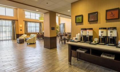 Hampton Inn & Suites Burlington - image 17