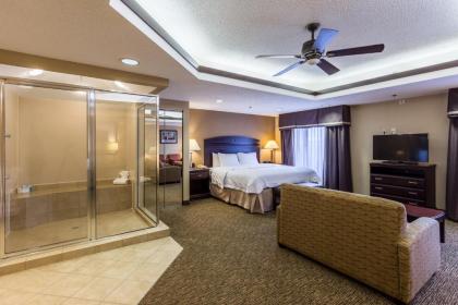 Hampton Inn & Suites Burlington - image 2