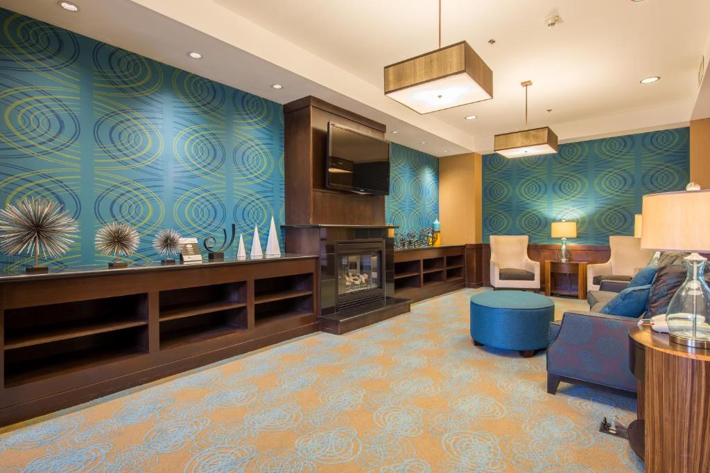 Hampton Inn & Suites Burlington - image 6