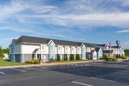 Microtel Inn & Suites by Wyndham Burlington - image 10