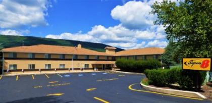 Super 8 by Wyndham Burnham/Lewistown - image 3