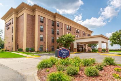 Hampton Inn Minneapolis-Burnsville - image 10