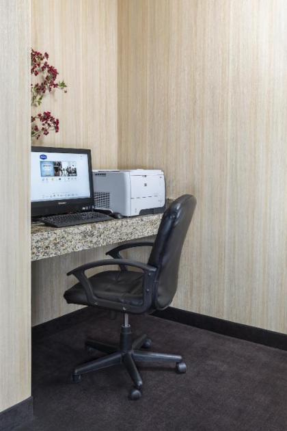 Hampton Inn Minneapolis-Burnsville - image 20