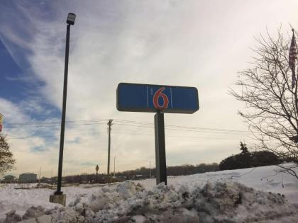 Motel 6-Burnsville MN - image 1