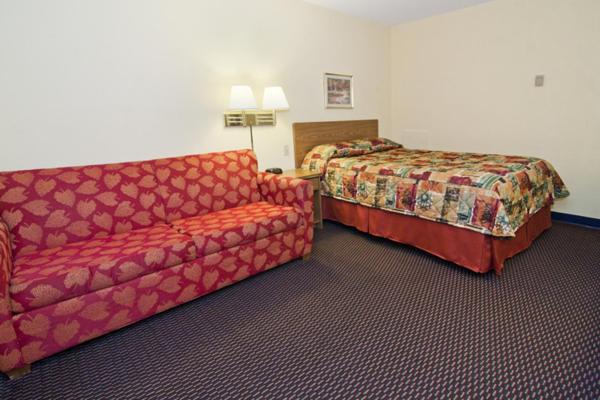 Burnsville Inn & Suites - image 2