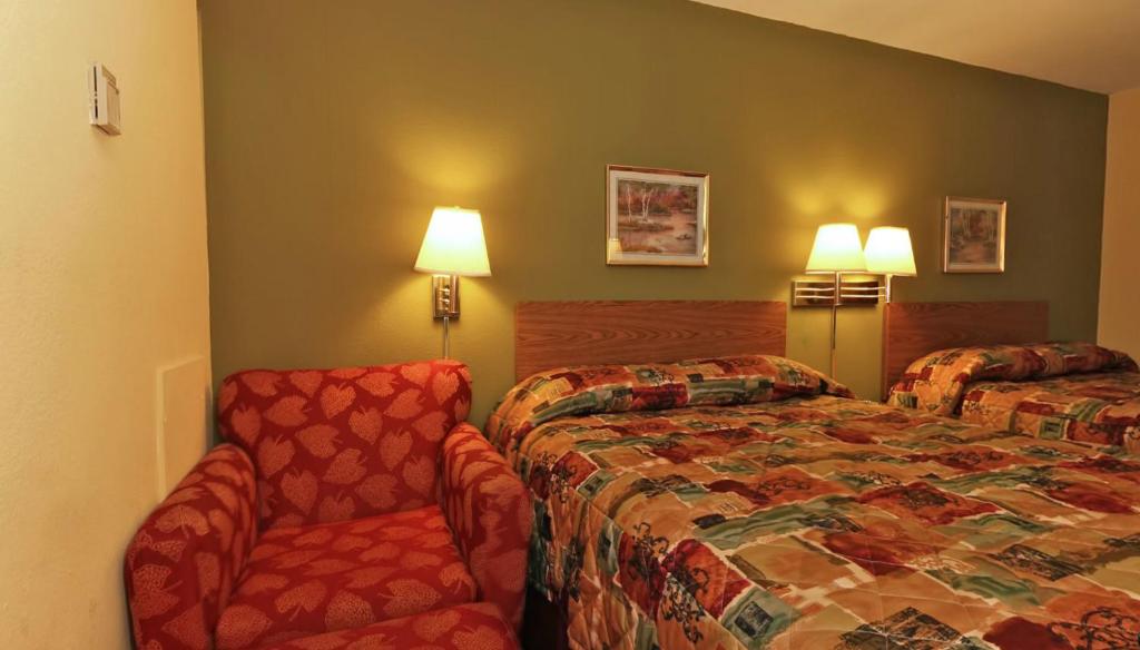 Burnsville Inn & Suites - image 7