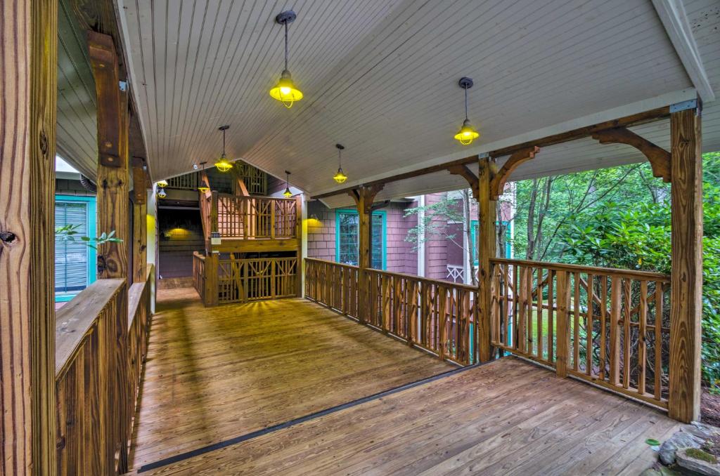 Superb Mountain Air Condo with Views Near Asheville - main image