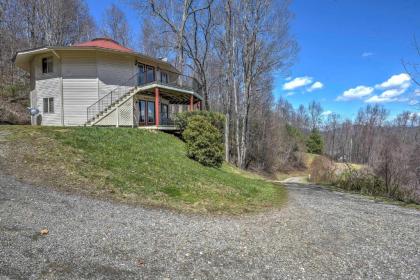 Pisgah National Forest Apartment with Deck and Views! - image 6