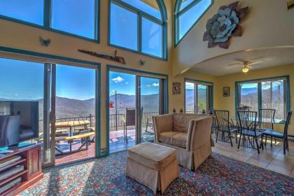 Burnsville Hideaway with Deck and Panoramic Mtn Views - image 7