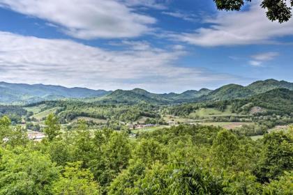 Burnsville Cottage with Deck and Blue Ridge Mtn Views! - image 15