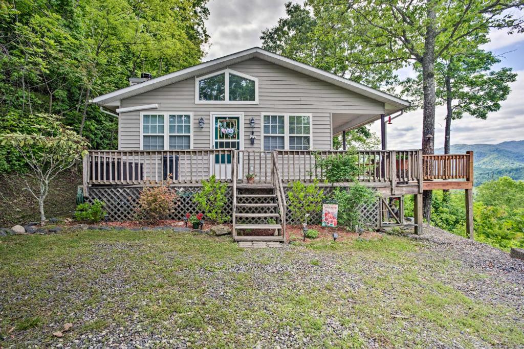 Burnsville Cottage with Deck and Blue Ridge Mtn Views! - image 2