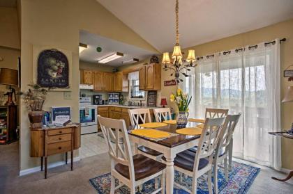 Burnsville Cottage with Deck and Blue Ridge Mtn Views! - image 4