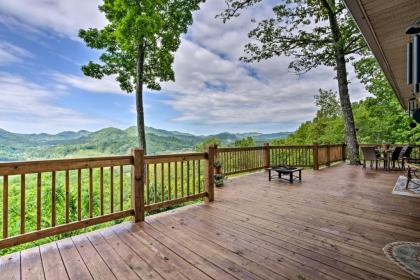 Burnsville Cottage with Deck and Blue Ridge Mtn Views! - image 8