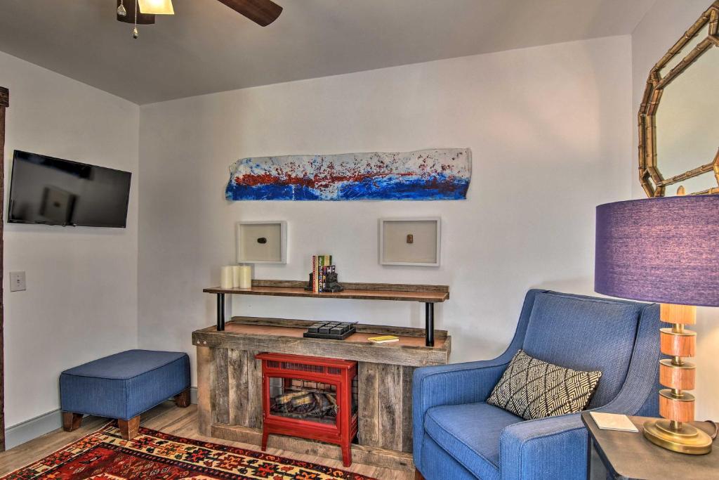 Modern Dog-Friendly Getaway on Cane River! - image 7