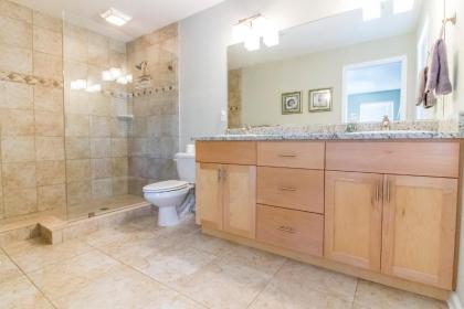 Avery's Ocean Breeze A 3 Bedrooms Ocean View Pet Friendly Sleeps 6 - image 13