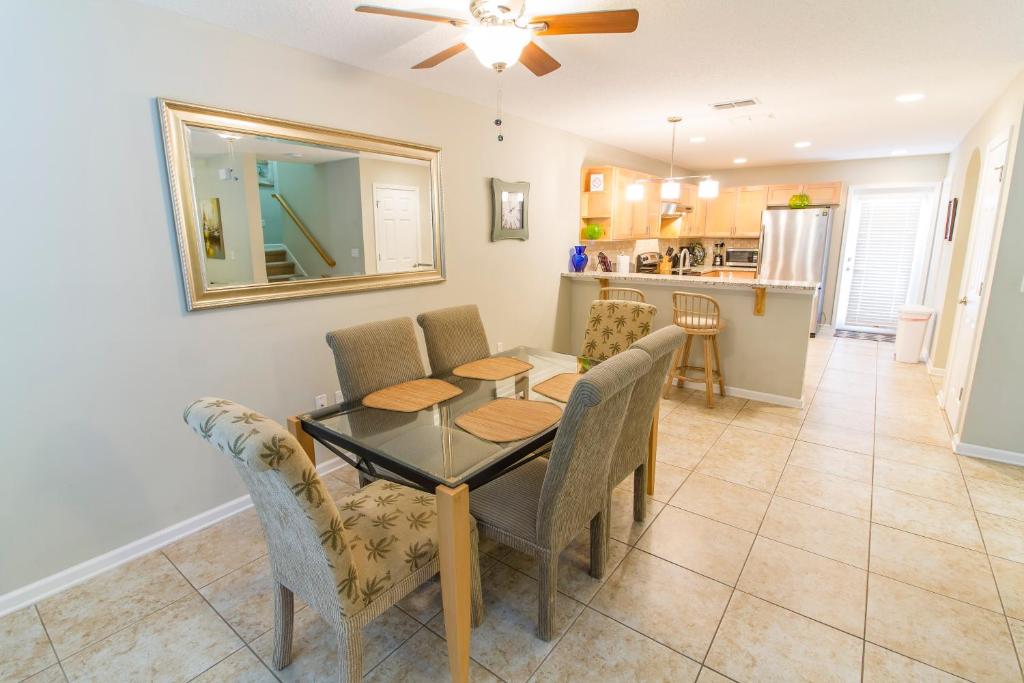 Avery's Ocean Breeze A 3 Bedrooms Ocean View Pet Friendly Sleeps 6 - image 7