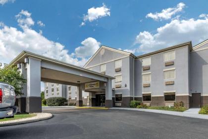 Comfort Inn & Suites Butler - image 2