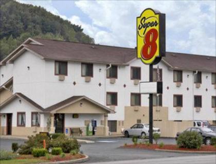 Super 8 by Wyndham Butler Butler Pennsylvania