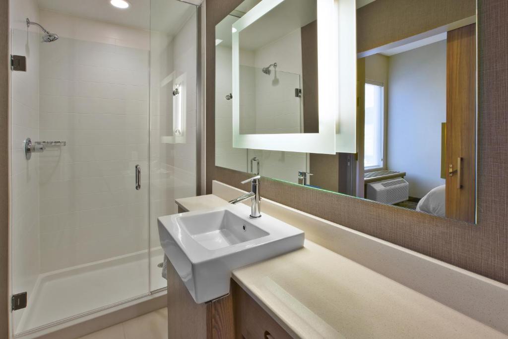 SpringHill Suites by Marriott Pittsburgh Butler/Centre City - image 3