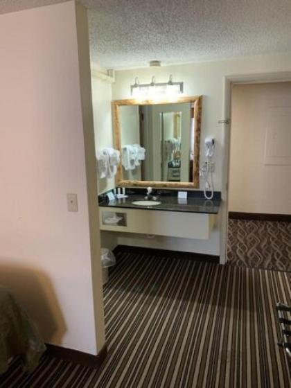 Quality Inn & Suites Butte - image 11