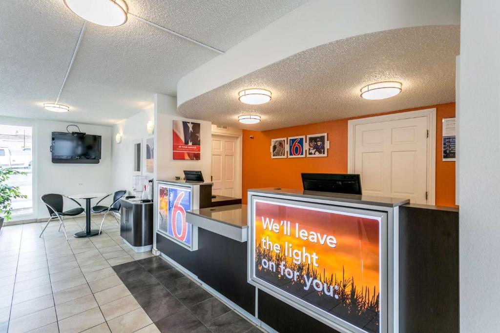 Motel 6-Butte MT - Historic City Center - image 3