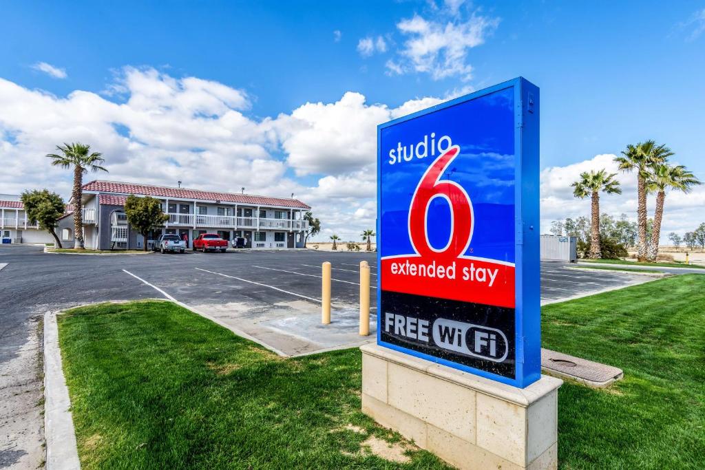 Studio 6-Buttonwillow CA - main image