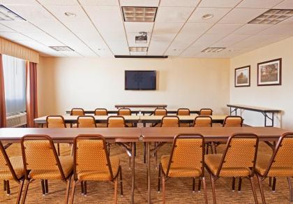 Holiday Inn Express Hotel & Suites Byram an IHG Hotel - image 11