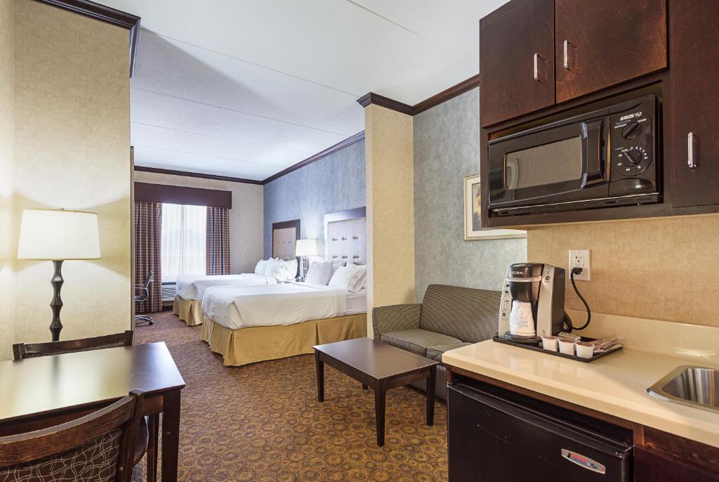 Holiday Inn Express Hotel & Suites Byram an IHG Hotel - image 5