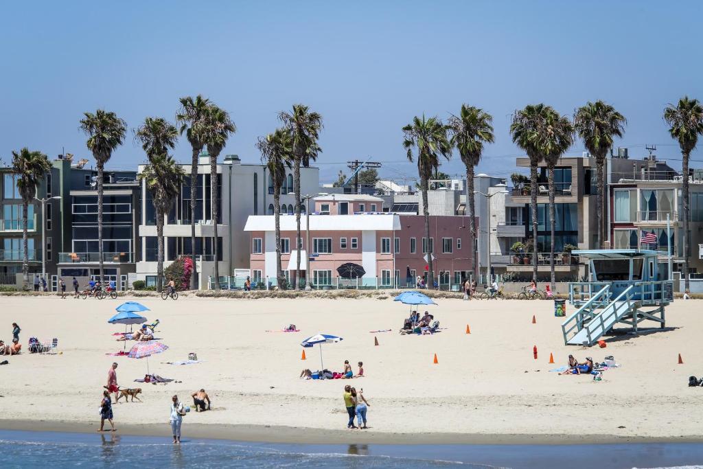 Venice on the Beach Hotel - main image