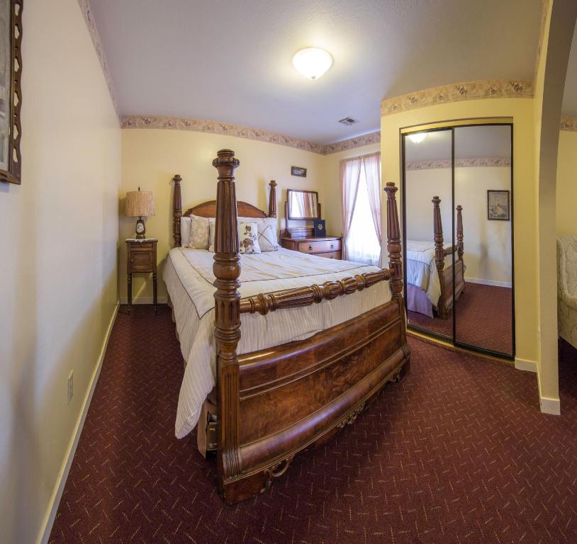 Historic Cary House Hotel - image 3