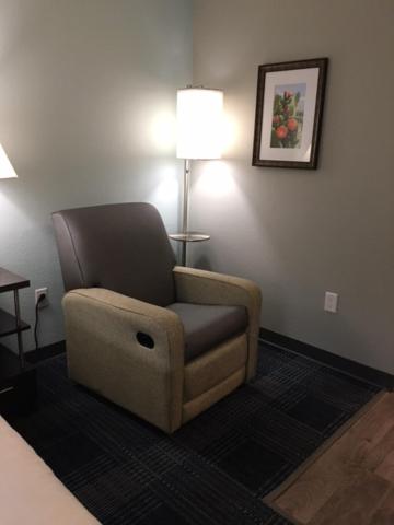 Ontario Airport Executive Inn - image 2