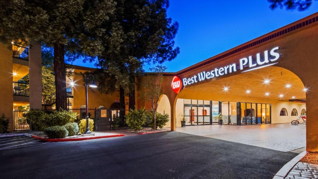 Best Western Plus Heritage Inn - main image