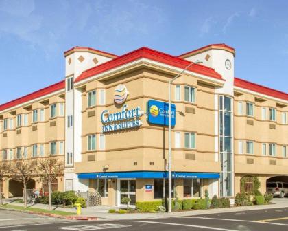 Comfort Inn & Suites San Francisco Airport West - image 2