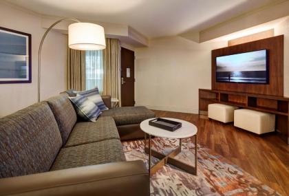 Embassy Suites by Hilton San Diego - La Jolla - image 3