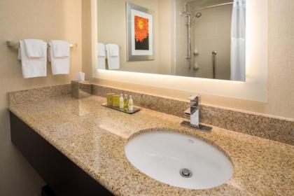 DoubleTree by Hilton San Francisco Airport - image 3