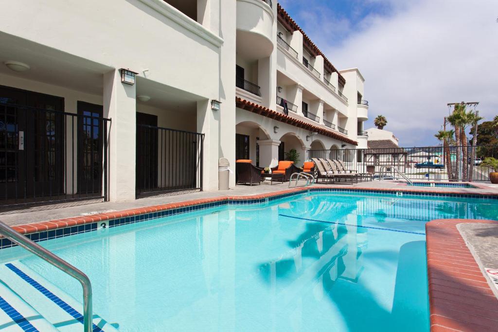 Hampton Inn & Suites San Clemente - image 5