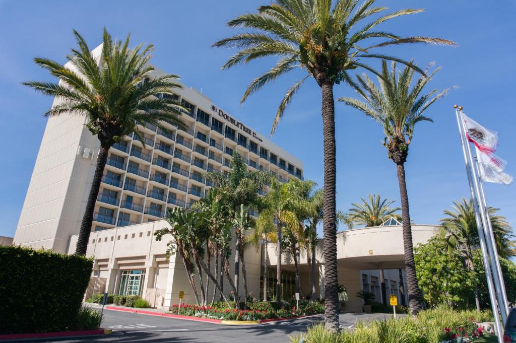 DoubleTree by Hilton Torrance - South Bay - main image