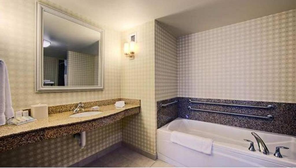 Hilton Garden Inn Palmdale - image 3