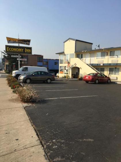 Economy Inn Seaside - image 4