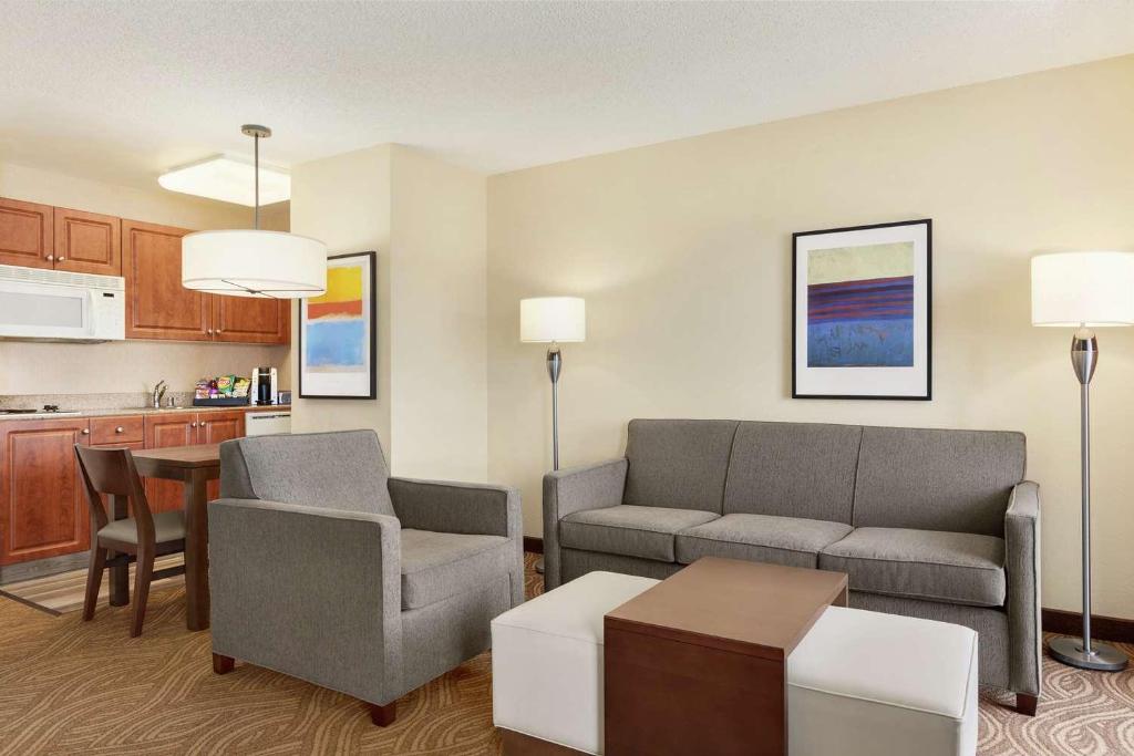 Homewood Suites by Hilton - Oakland Waterfront - image 5