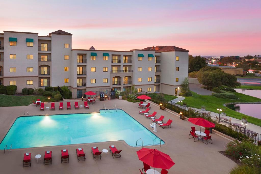 Embassy Suites by Hilton Temecula Valley Wine Country - main image